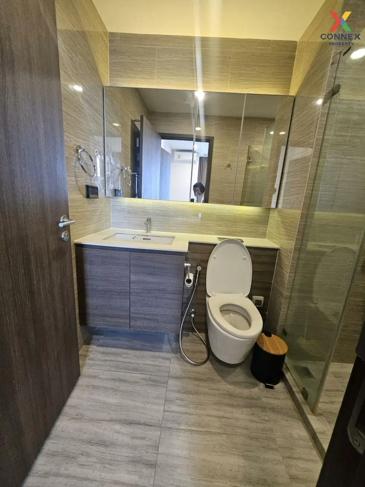 FOR RENT condo , Whizdom Essence , BTS-Punnawithi , Phra Khanong 