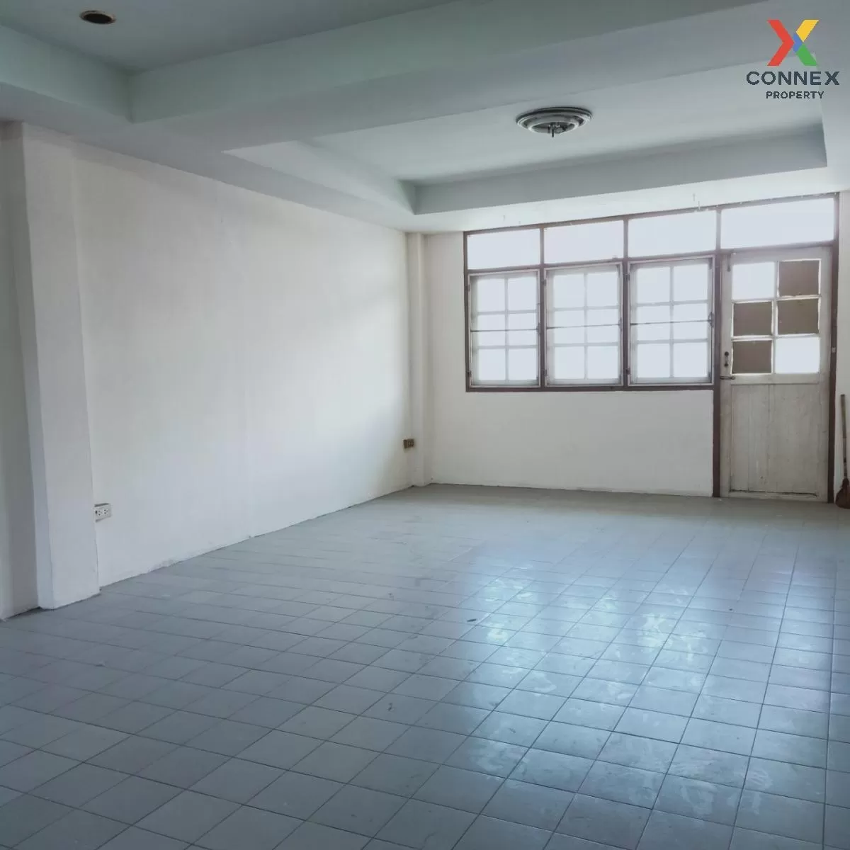 FOR SALE commercial building , Hua Mak , Bang Kapi , Bangkok , CX-80897