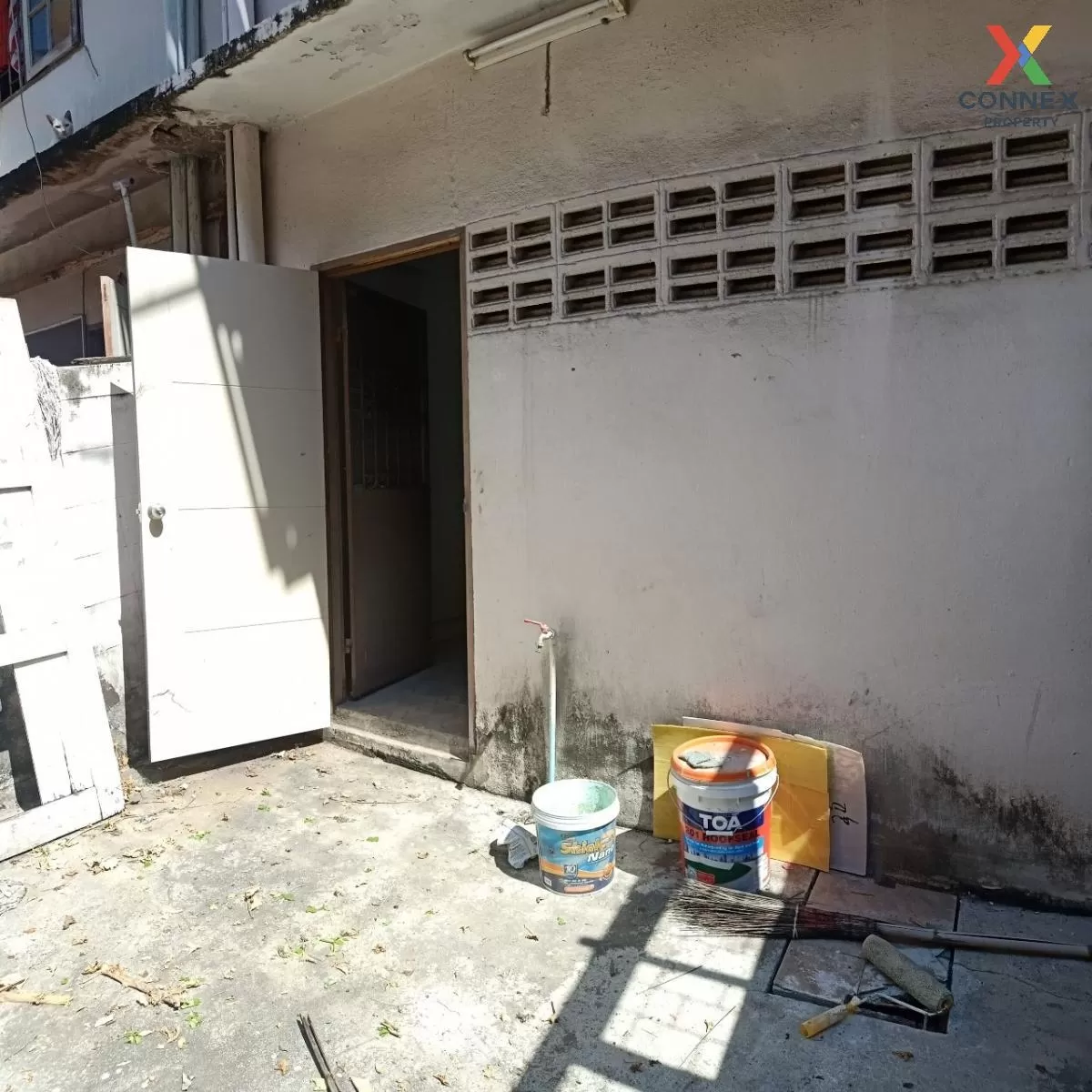 FOR SALE commercial building , Hua Mak , Bang Kapi , Bangkok , CX-80897