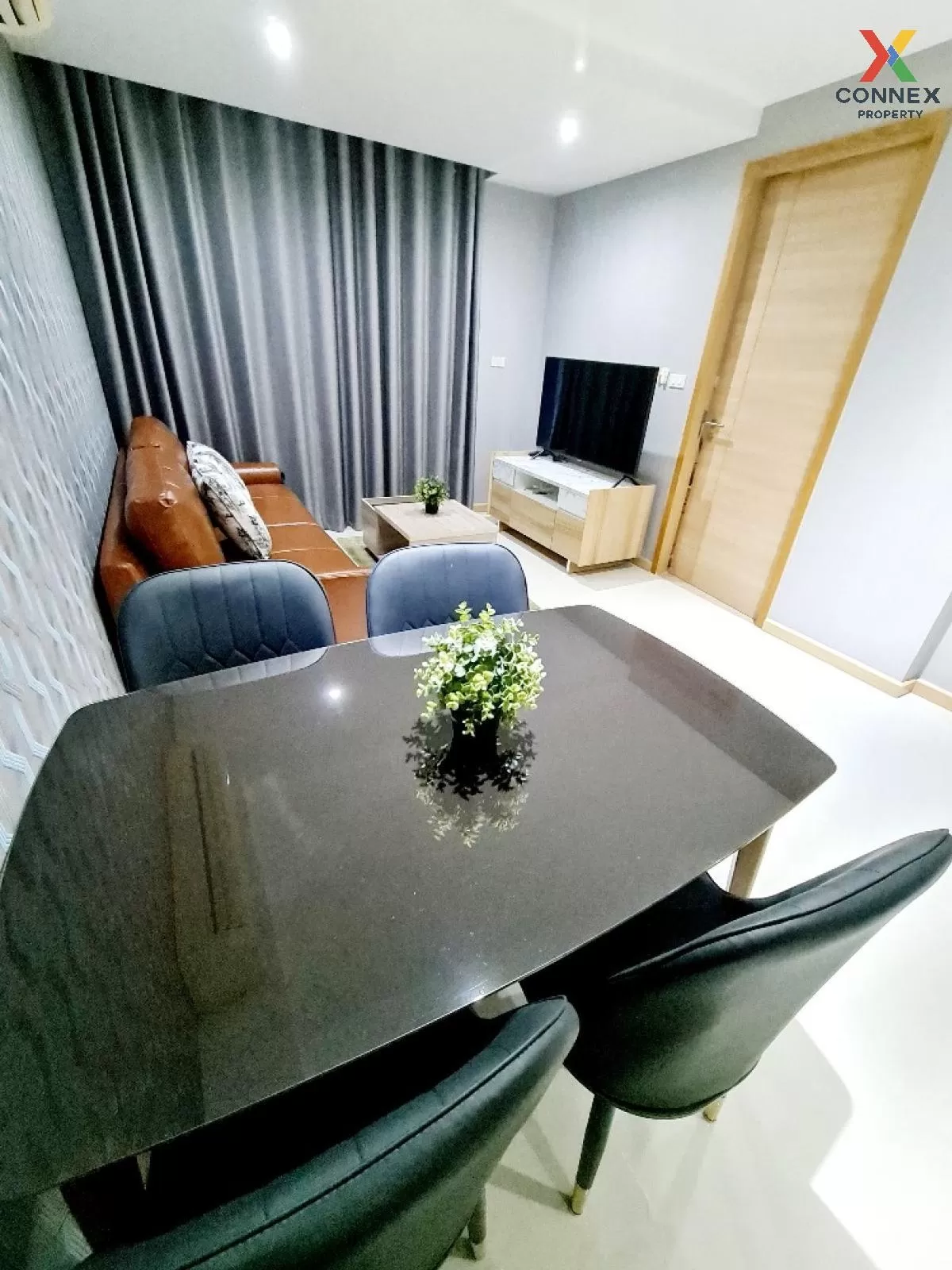 FOR RENT Condo , Socio Reference 61 , BTS-Ekkamai , Khlong Tan Nuea , Watthana , Bangkok , CX-81275