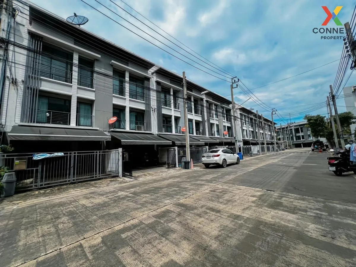 FOR SALE Townhouse/Townhome  , BAAN KLANG MUANG NGAMWONGWAN , Thung Song Hong , Lak Si , Bangkok , CX-81355