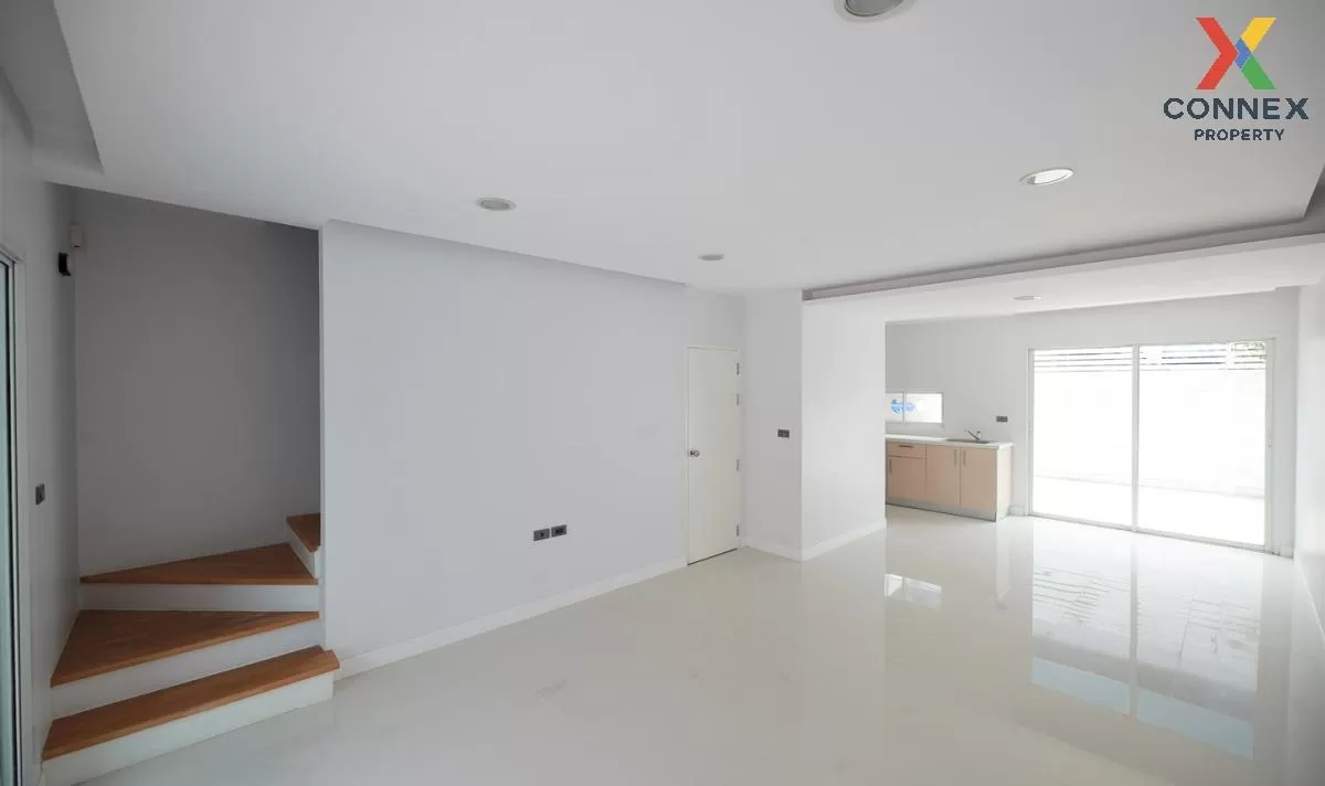 For Sale Townhouse/Townhome  , Deluxe Town Ramintra , Tha Raeng , Bang Khen , Bangkok , CX-84036