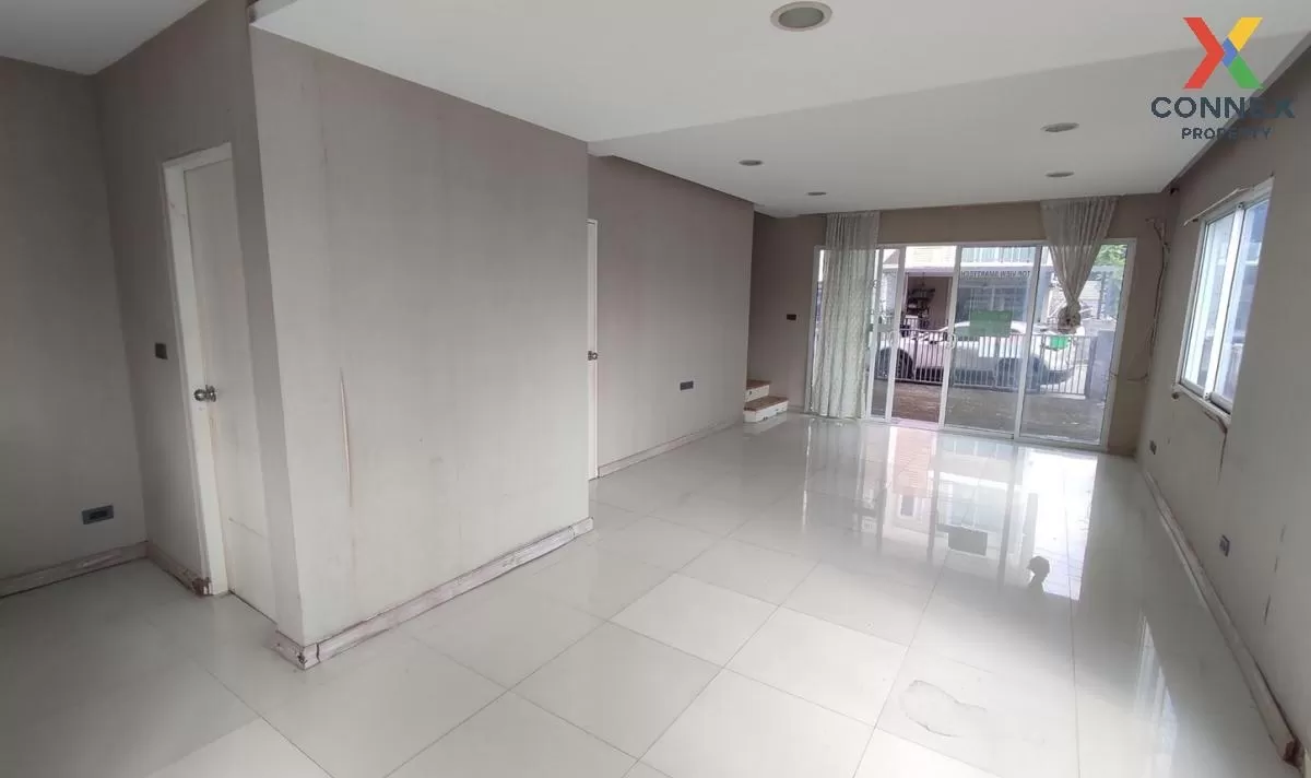 For Sale Townhouse/Townhome  , Deluxe Town Ramintra , Tha Raeng , Bang Khen , Bangkok , CX-84042 1