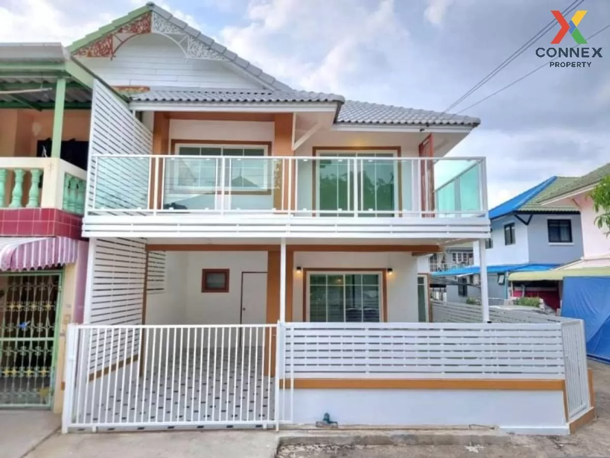 For Sale Townhouse/Townhome  , Baan Pruksa 3 Soi Watlatpladuk , corner unit , newly renovated , Bang Khu Rat , Bang Bua Thong , Nonthaburi , CX-84643