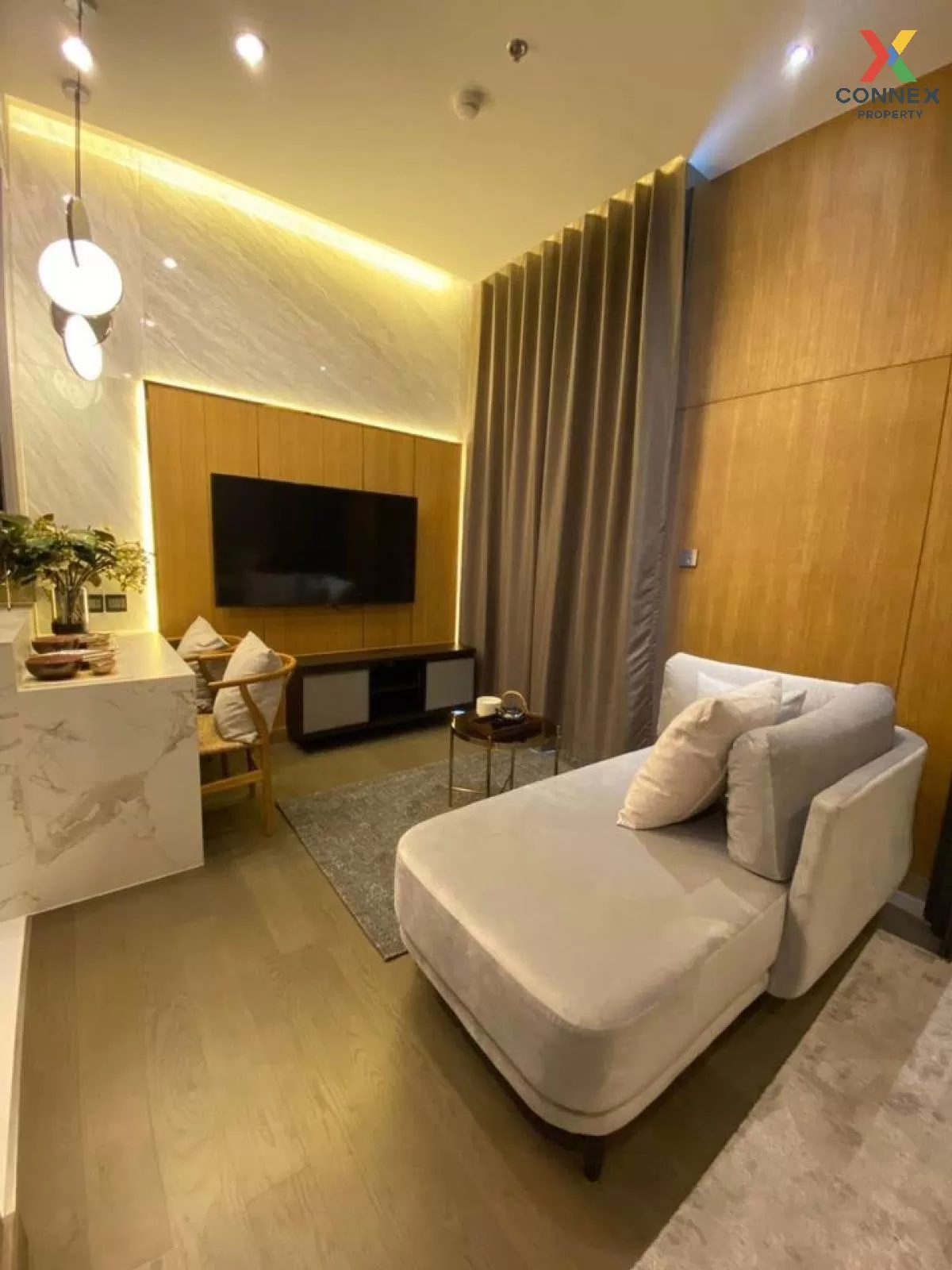 For Rent Condo , The Esse at Singha Complex , MRT-Phetchaburi , Bang Kapi , Huai Khwang , Bangkok , CX-84703