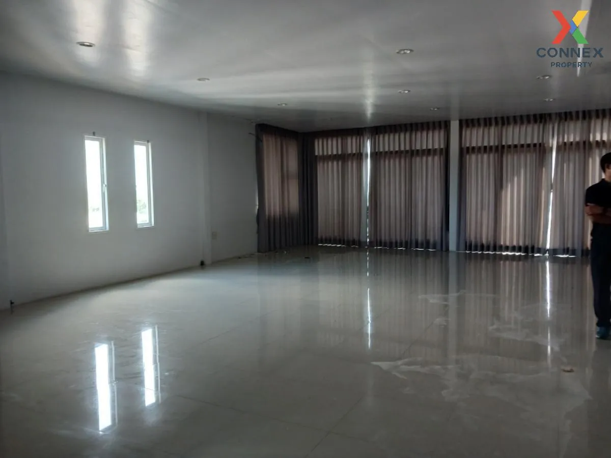 For Sale Commercial building, 5 storey, Bay center , Bang Phra , Si Racha , Chon Buri , CX-85235