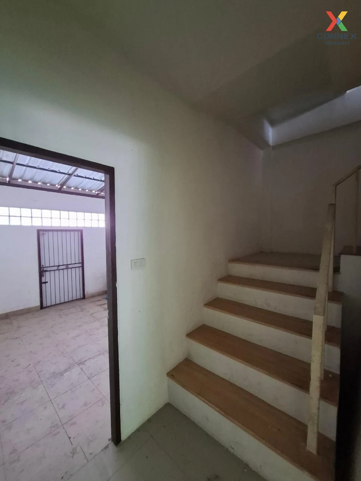 For Sale Commercial building, 3 storey, Na Kluea - Khao Mai Kaew , Takhian Tia , Bang Lamung , Chon Buri , CX-85341