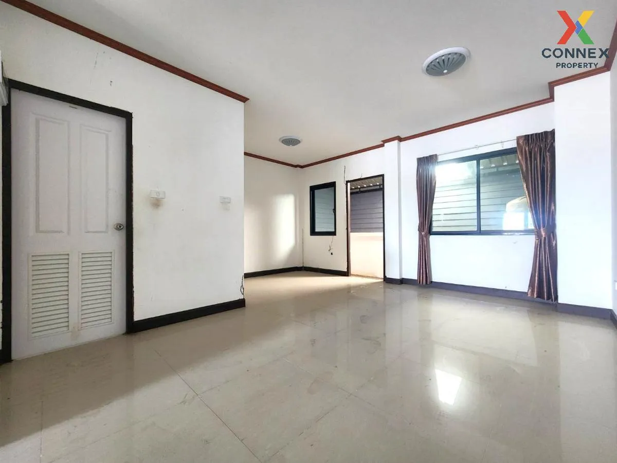 For Sale Townhouse/Townhome  , Century View Nong Kakha - Nong Hong , Map Pong , Phan Thong , Chon Buri , CX-85422