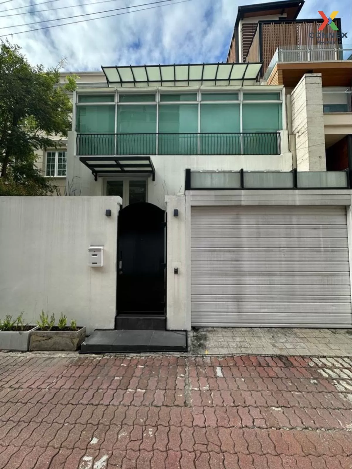 For Sale townhome, 2 storey, soi  Ruamrudee , Lumpini , Pathum Wan , Bangkok , CX-85473