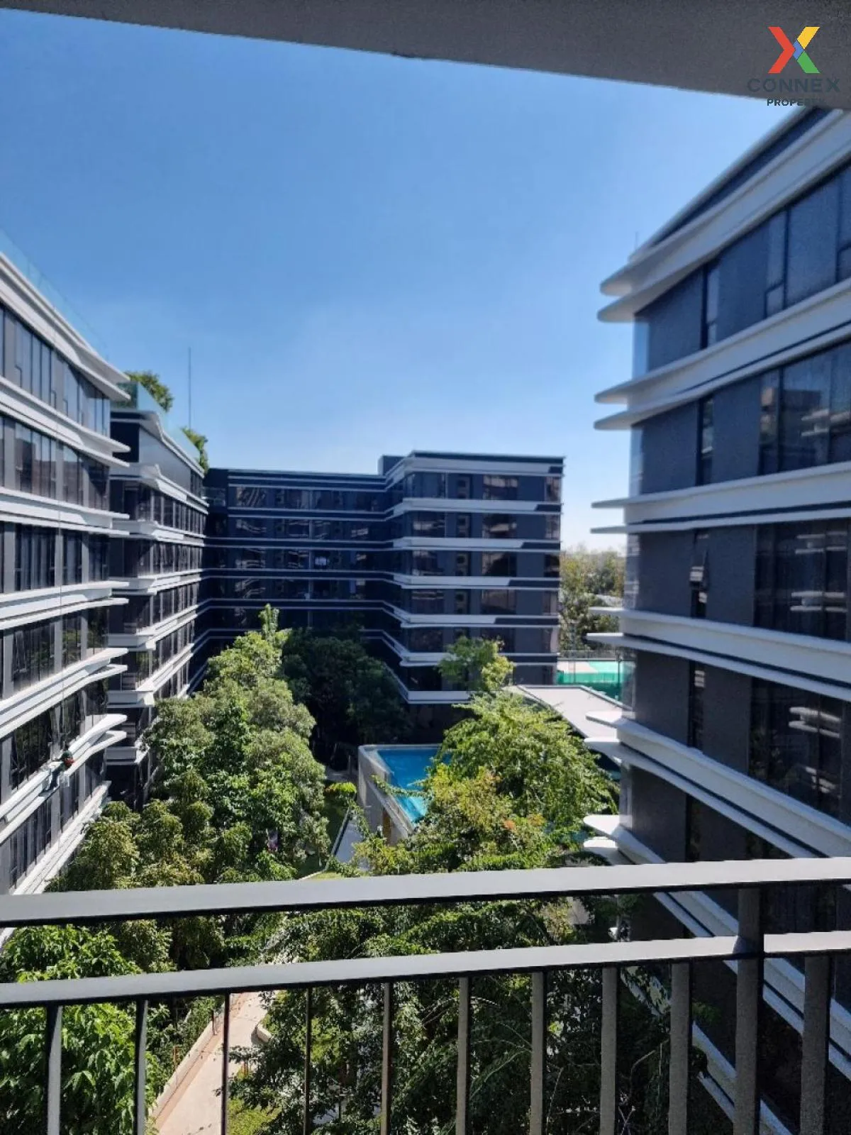 For Sale Condo , Ideo Mobi Sukhumvit 40 , BTS-Ekkamai , Phra Khanong Nuea , Khlong Toei , Bangkok , CX-89722