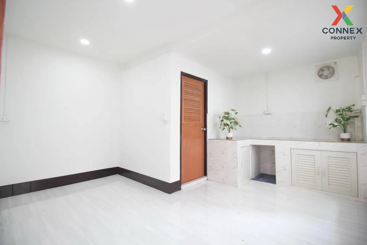 For Sale Townhouse/Townhome  , baan Sakunthip , Salathammasop Sop , Thawi Watthana , Bangkok , CX-89732