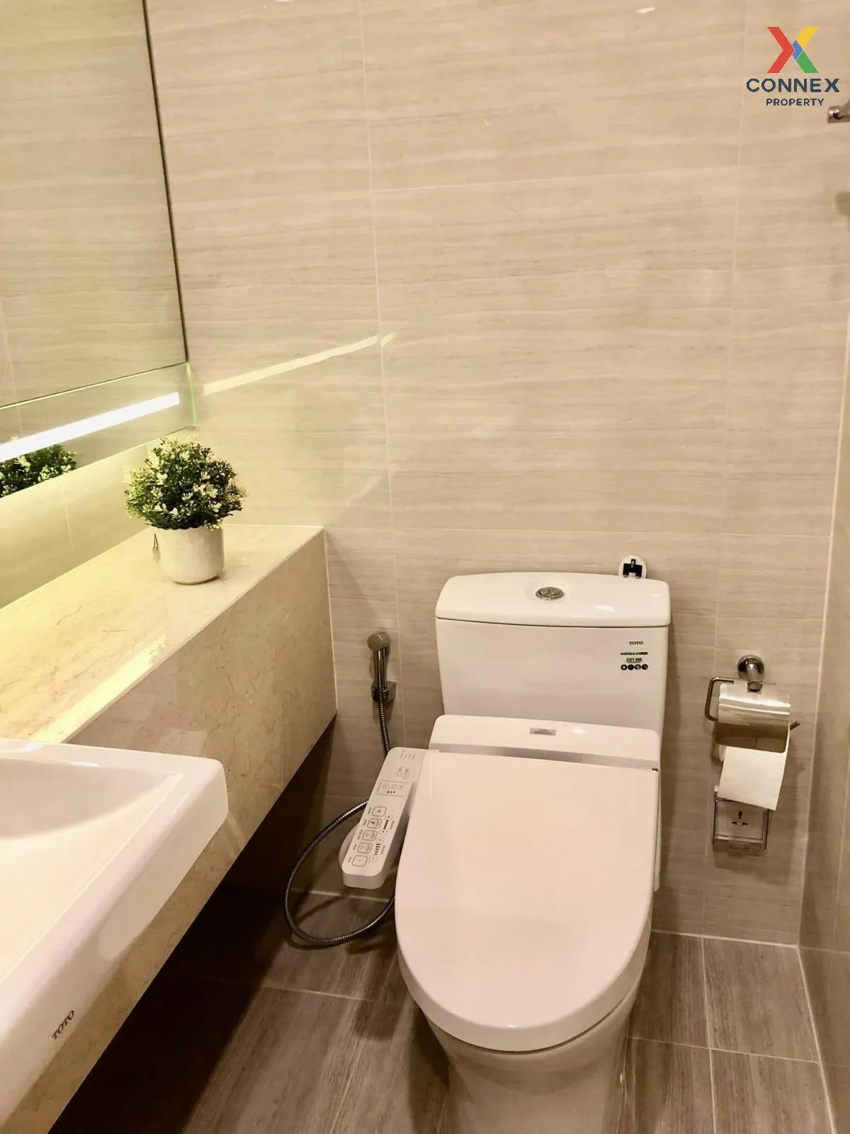 For Rent Condo , Noble BE 33 , high floor , BTS-Phrom Phong , Khlong Toei Nuea , Watthana , Bangkok , CX-90763