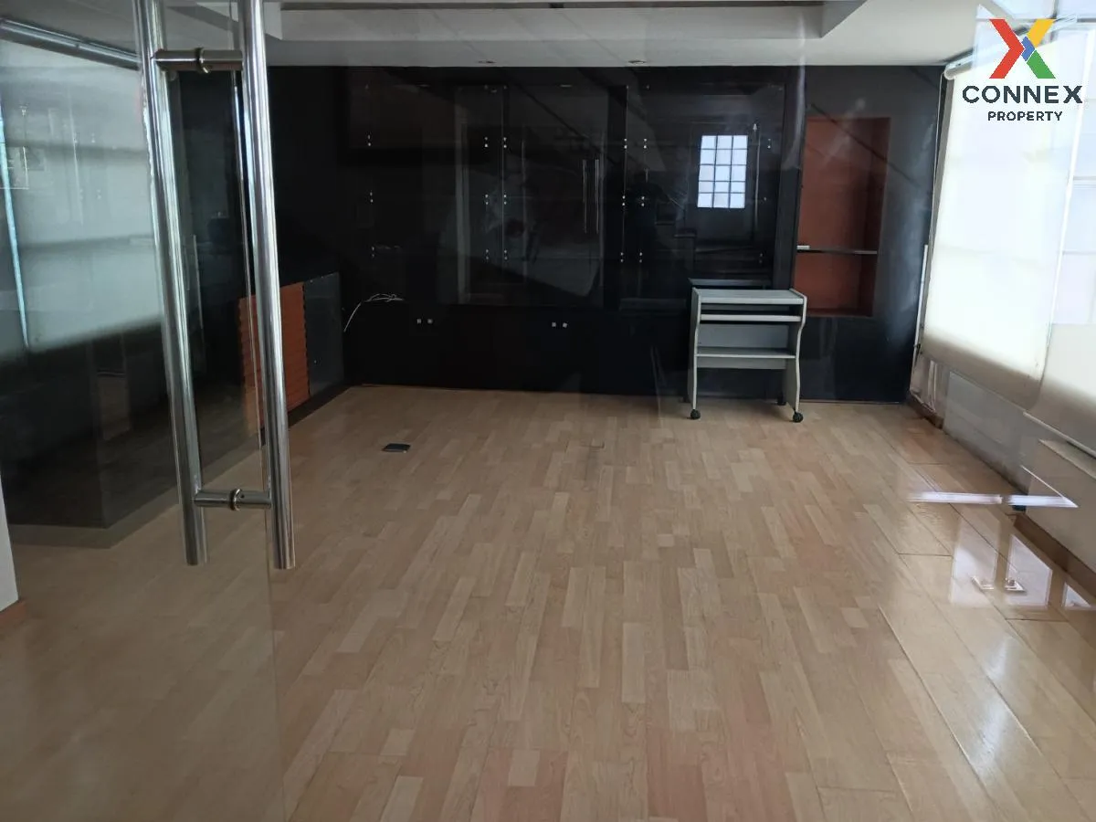 For Rent Commercial Building , Sam Saen Nok , Huai Khwang , Bangkok , CX-92401