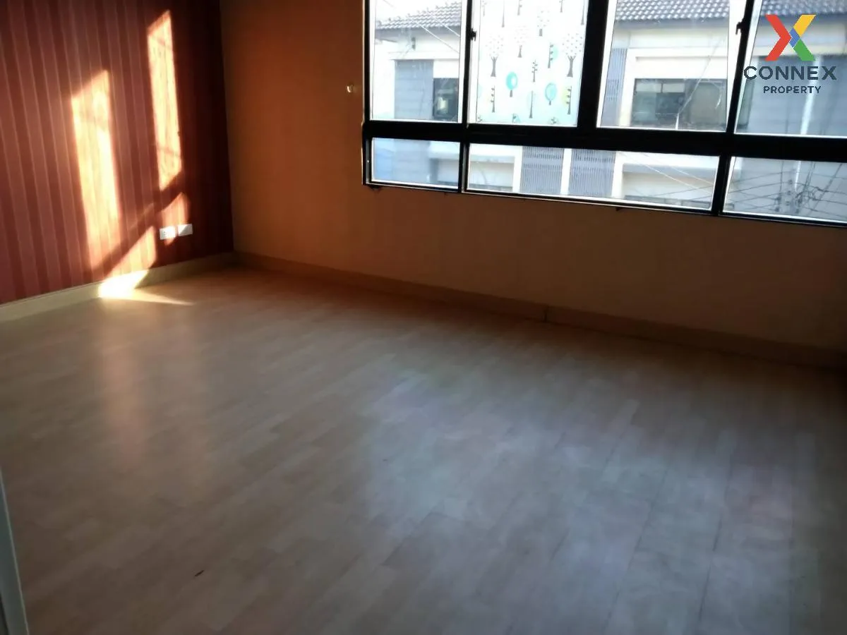 For Sale Townhouse/Townhome  , THE CONNECT UP 3 RATTANATHIBET 17 , high floor , wide frontage , MRT-Yaek Nonthaburi 1 , Bang Kraso , Mueang Nonthaburi , Nonthaburi , CX-93162