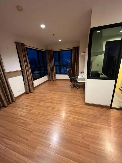 For Sale Condo , The Crest Phaholyothin 11 , BTS-Saphan Khwai , Sam Sen Nai , Phaya Thai , Bangkok , CX-93763