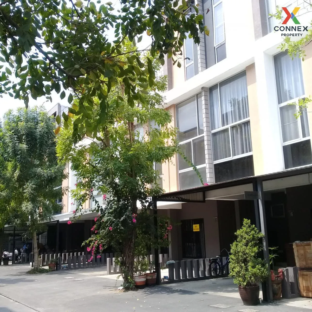 For Sale Townhouse/Townhome  , Siamese Blossom @ Fashion , MRT-Outer Ring Road - Ram Inthra , Khanna Yao , Khanna Yao , Bangkok , CX-94084 2