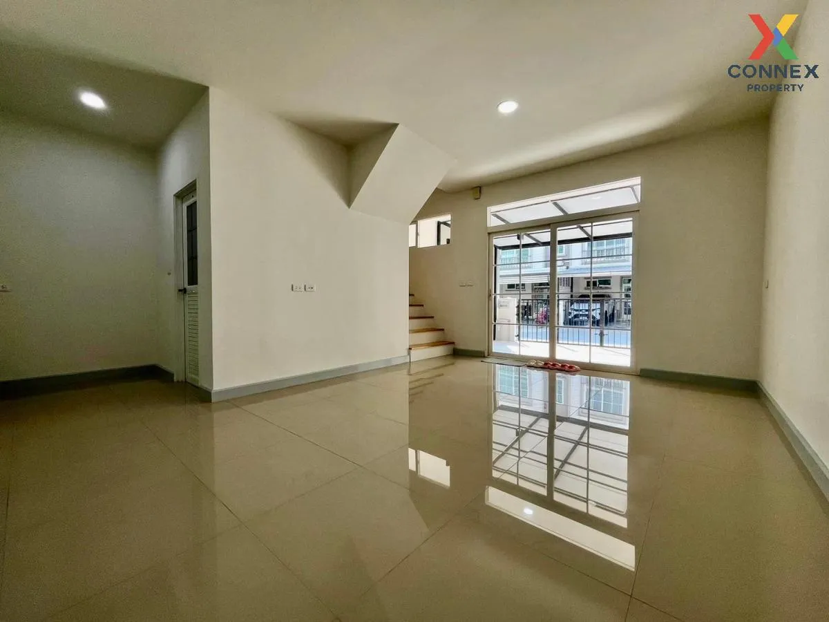 For Sale Townhouse/Townhome  , Q District Suksawat 76 , newly renovated , Bang Chak , Phra Pradaeng , Samut Prakarn , CX-94979