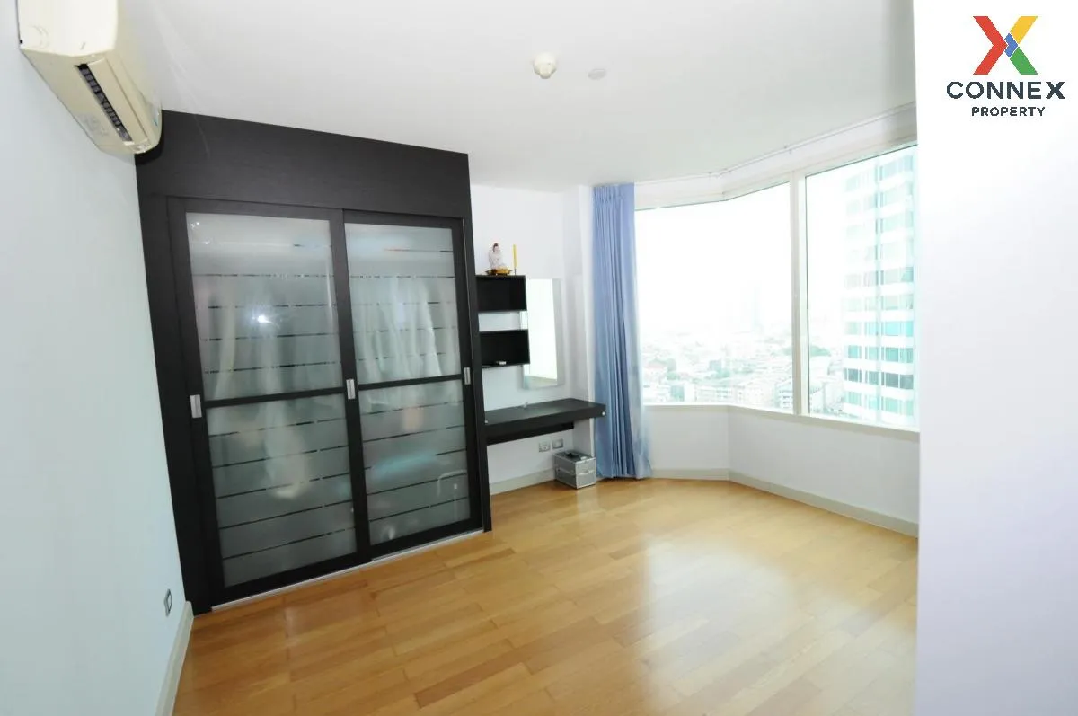 For Sale Condo , Watermark Chaophraya River , BTS-Krung Thon Buri , Bang Lamphu Lang , Khlong San , Bangkok , CX-95970