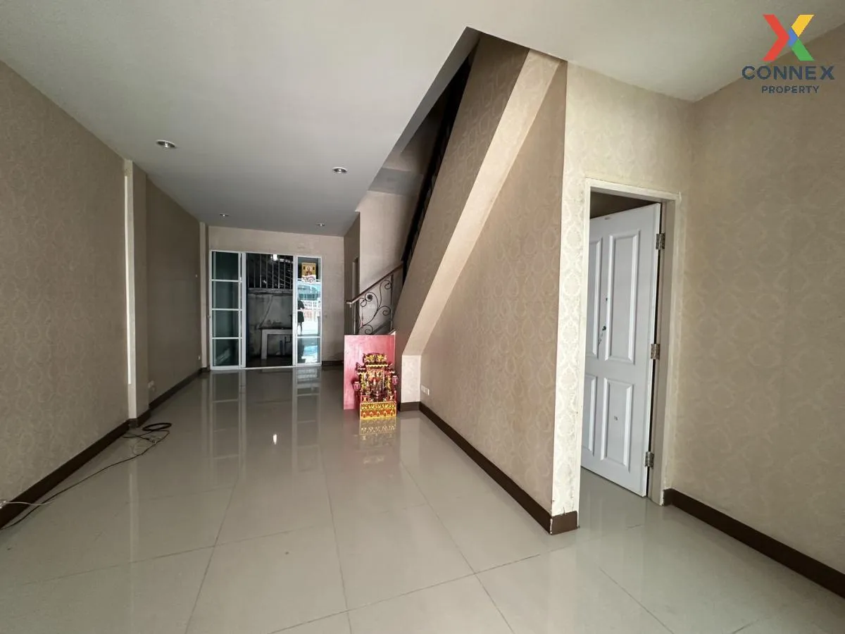 For Sale Townhouse/Townhome  , Modern Town  Ekachai 46 , nice view , Khwaeng Khlong Bang Phran , Bang Bon , Bangkok , CX-96333