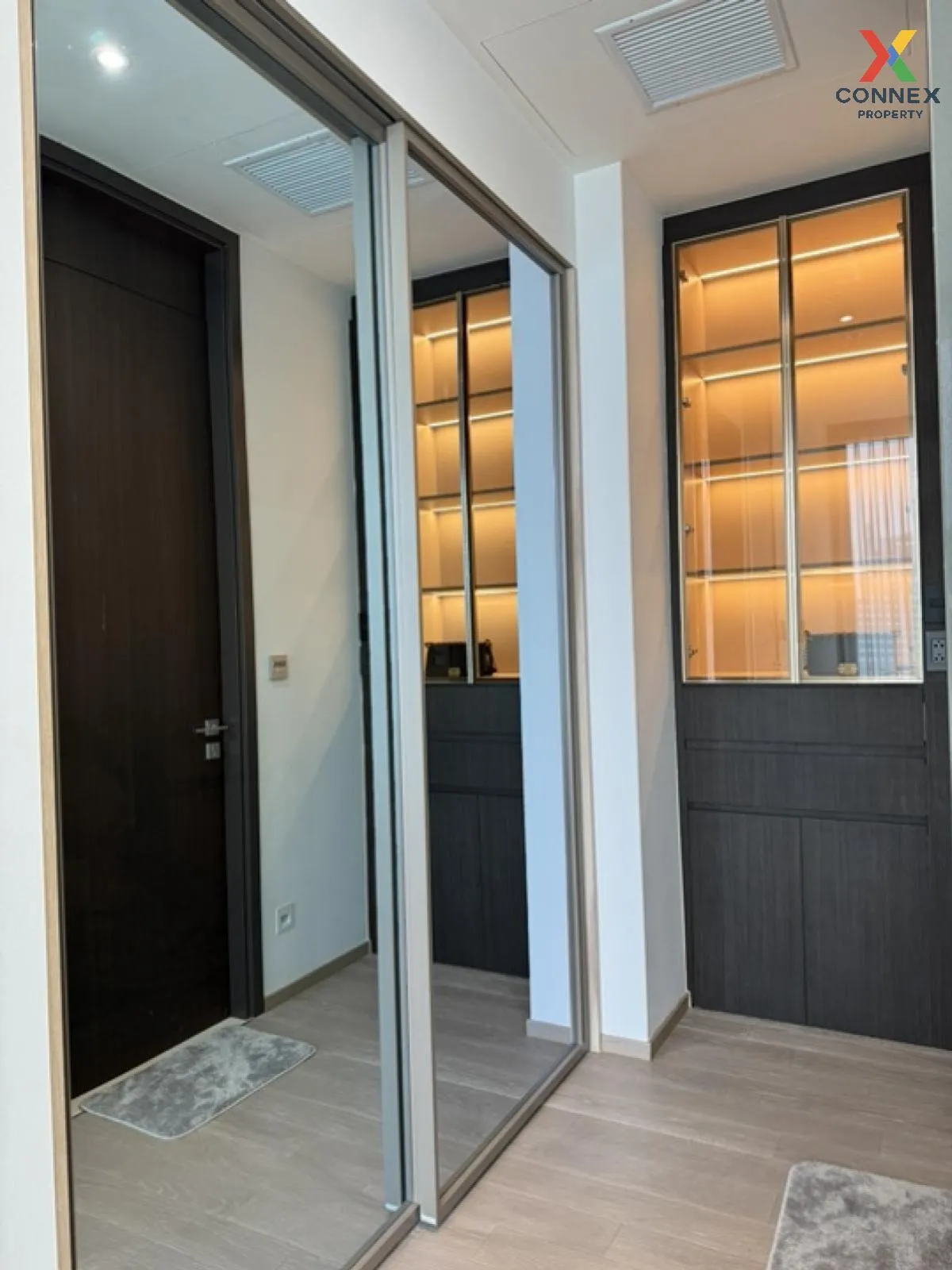 For Rent Condo , The Esse Asoke , BTS-Asok , Khlong Toei Nuea , Watthana , Bangkok , CX-96616