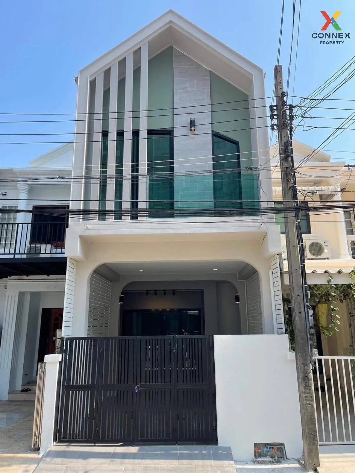 For Sale Townhouse/Townhome  , Ban Phon Pradit , newly renovated , Phra Khanong , Khlong Toei , Bangkok , CX-96690