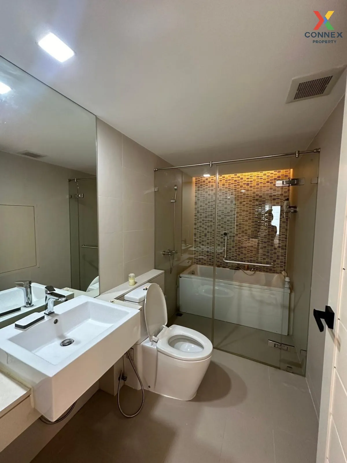 For Sale Condo , Le nice Ekkamai , BTS-Ekkamai , Phra Khanong Nuea , Watthana , Bangkok , CX-97615