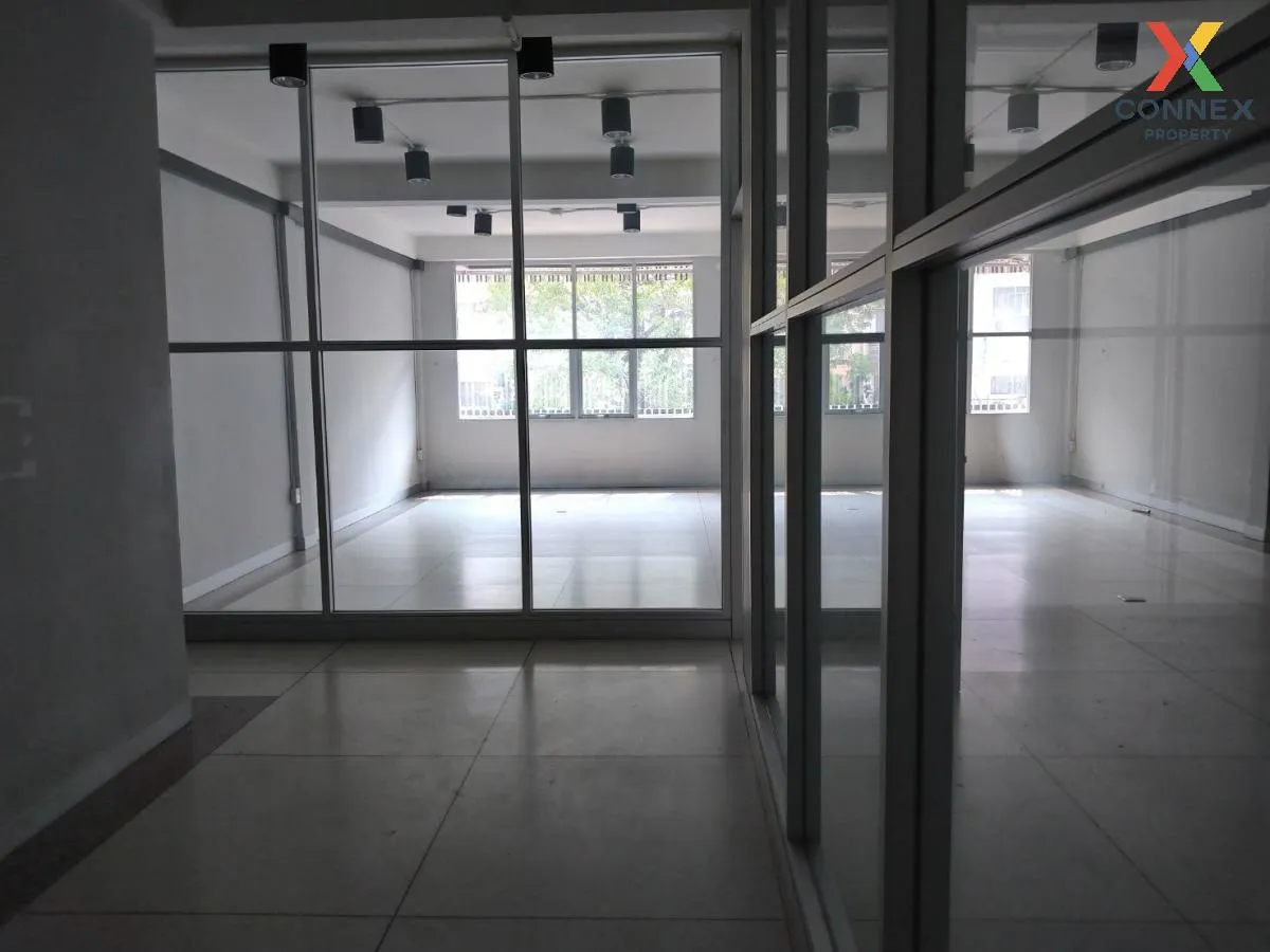 For Sale Commercial Building. Nakhon Pathom  , high floor , wide frontage , newly renovated , Sanam Chan , mueang Nakhon Pathom , Nakhon Pathom , CX-97800