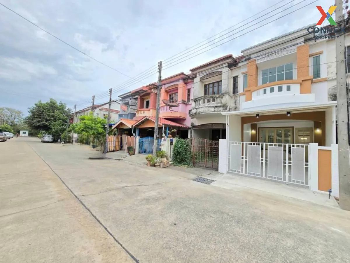 For Sale Townhouse/Townhome  , Parichat Village 345 , newly renovated , Khlong Si , khlong Luang , Pathum Thani , CX-98017