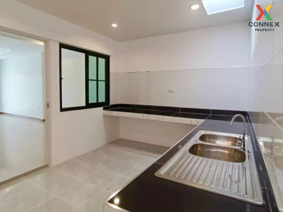 For Sale Townhouse/Townhome  , Buathong Thani Parkville 7 , wide frontage , newly renovated , Bang Rak Phatthana , Bang Bua Thong , Nonthaburi , CX-98359