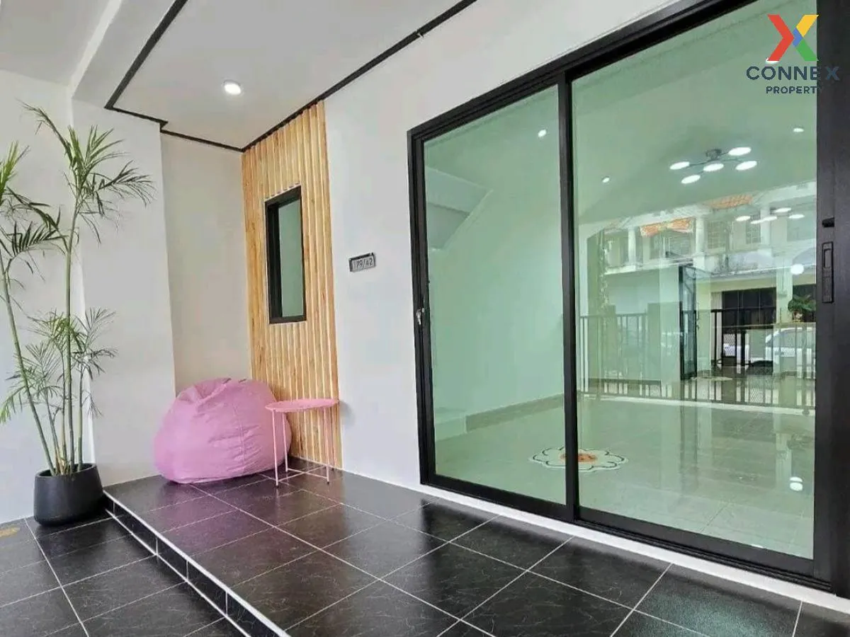 For Sale Townhouse/Townhome  , Baan Buathong 4 Baan Kluay-Sai Noi , wide frontage , newly renovated , Phimonrat , Bang Bua Thong , Nonthaburi , CX-98625