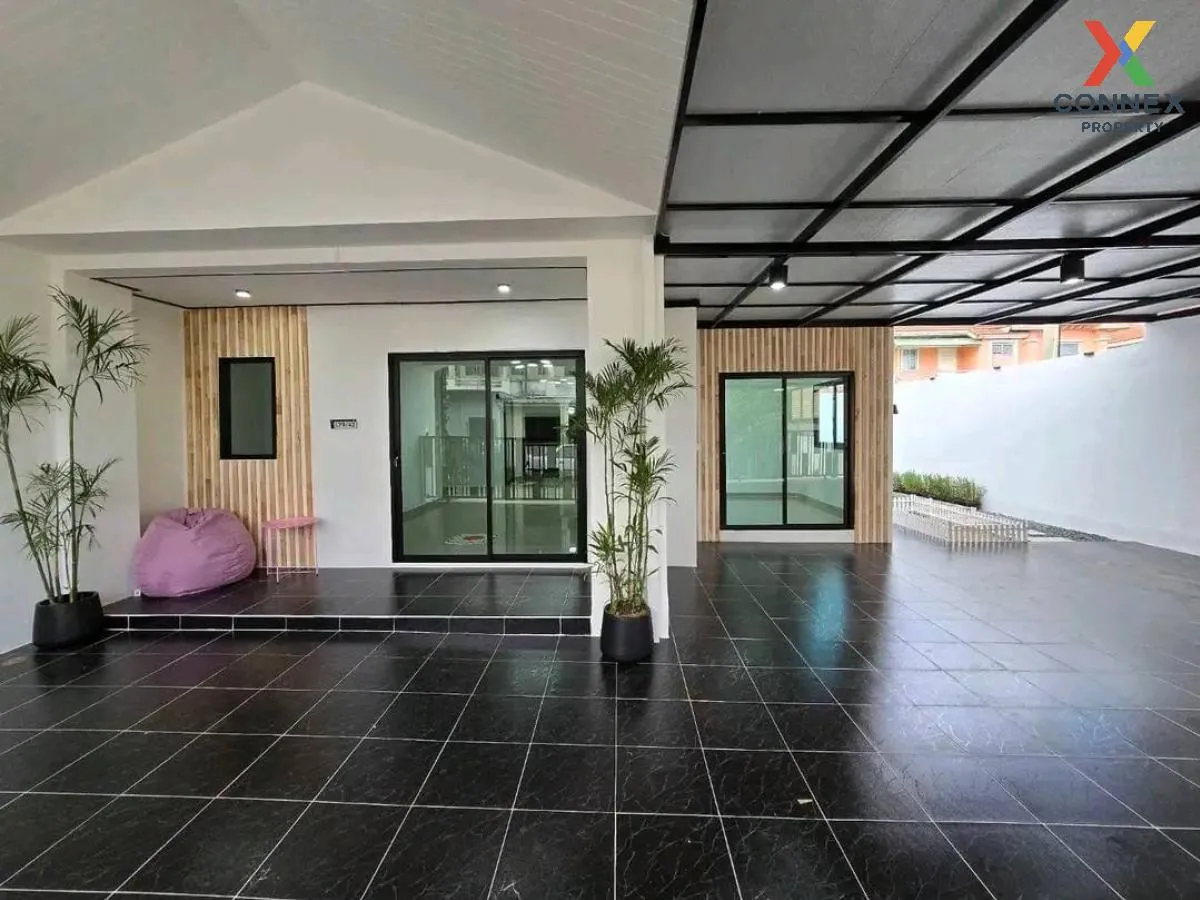 For Sale Townhouse/Townhome  , Baan Buathong 4 Baan Kluay-Sai Noi , wide frontage , newly renovated , Phimonrat , Bang Bua Thong , Nonthaburi , CX-98625 3