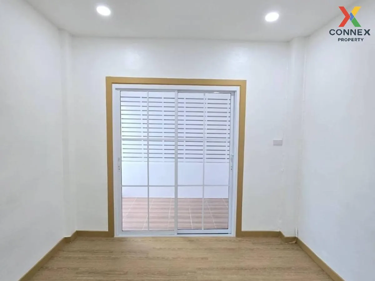 For Sale Townhouse/Townhome  , Baan Buathong 4 Baan Kluay-Sai Noi , wide frontage , newly renovated , Phimonrat , Bang Bua Thong , Nonthaburi , CX-98627