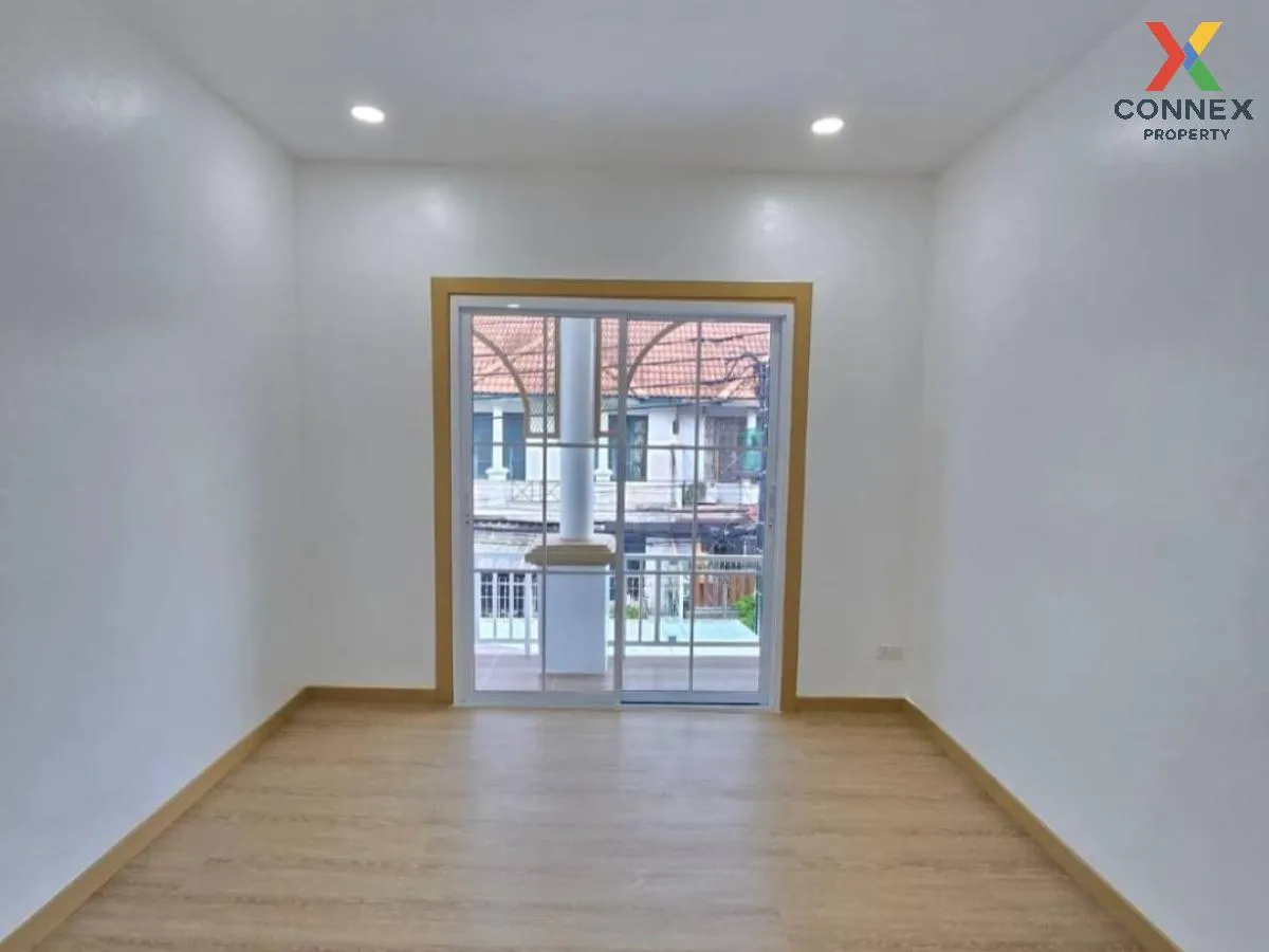 For Sale Townhouse/Townhome  , Baan Buathong 4 Baan Kluay-Sai Noi , wide frontage , newly renovated , Phimonrat , Bang Bua Thong , Nonthaburi , CX-98627