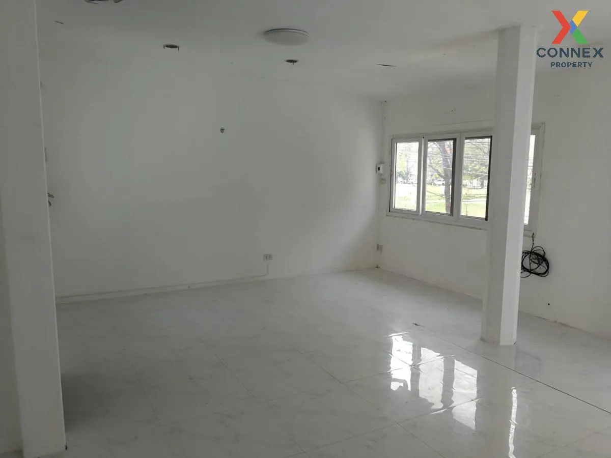 For Sale House , Senaniwet 2 , Chorakhe Bua , Lat Phrao , Bangkok , CX-98789