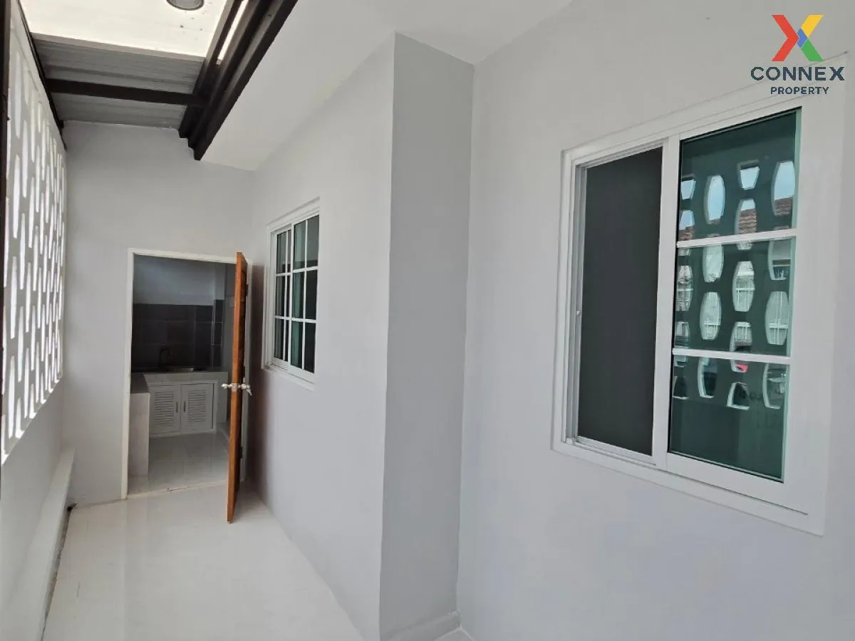 For Sale Townhouse/Townhome  , Baan Pruksa 3 Soi Watlatpladuk , corner unit , newly renovated , Bang Khu Rat , Bang Bua Thong , Nonthaburi , CX-98920