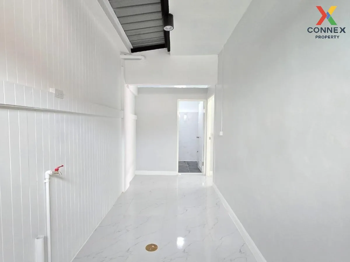 For Sale Townhouse/Townhome  , Baan Pruksa 3 Soi Watlatpladuk , corner unit , newly renovated , Bang Khu Rat , Bang Bua Thong , Nonthaburi , CX-98920