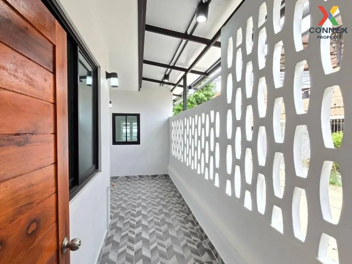 For Sale Townhouse/Townhome  , Baan Pruksa 3 Soi Watlatpladuk , corner unit , newly renovated , Bang Khu Rat , Bang Bua Thong , Nonthaburi , CX-99125