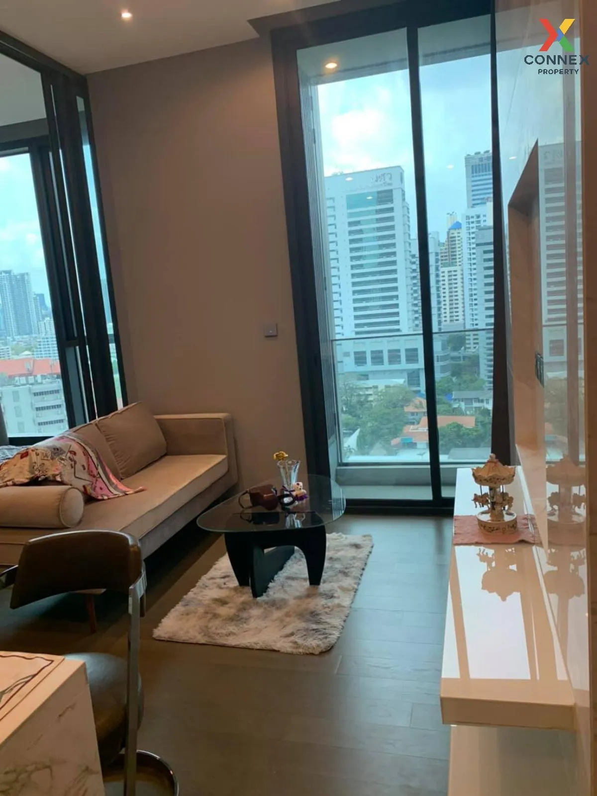 For Rent Condo , The Esse at Singha Complex , MRT-Phetchaburi , Bang Kapi , Huai Khwang , Bangkok , CX-99155