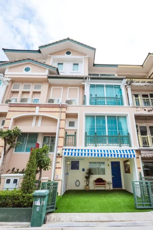 For Rent Townhouse/Townhome  , Crystal Ville , MRT-Ladprao 71 , Lat Phrao , Lat Phrao , Bangkok , CX-99158