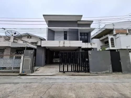 For Sale Single house   Lat Phrao 41 , wide frontage , Chankasem , Chatuchak , Bangkok , CX-99371