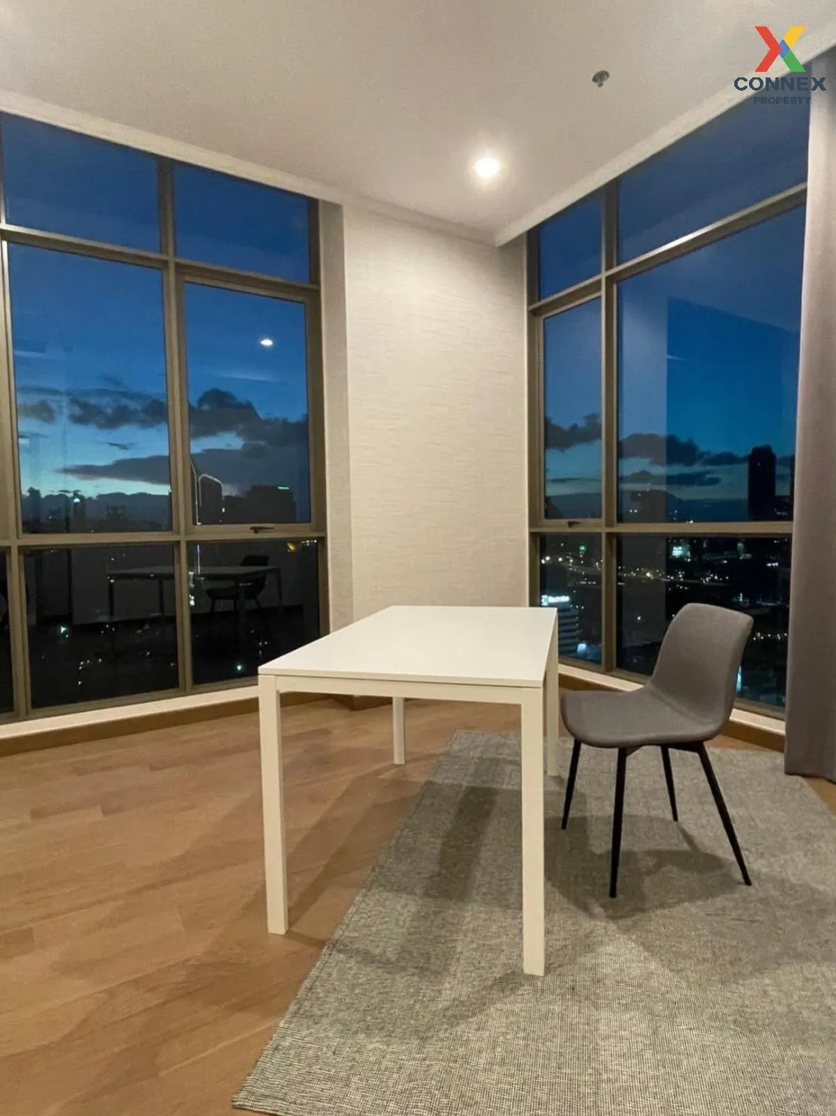 For Sale Condo , Supalai Oriental Sukhumvit 39 , Penthouse , nice view , high floor , corner unit , MRT-Phetchaburi , Khlong Tan Nuea , Watthana , Bangkok , CX-99491