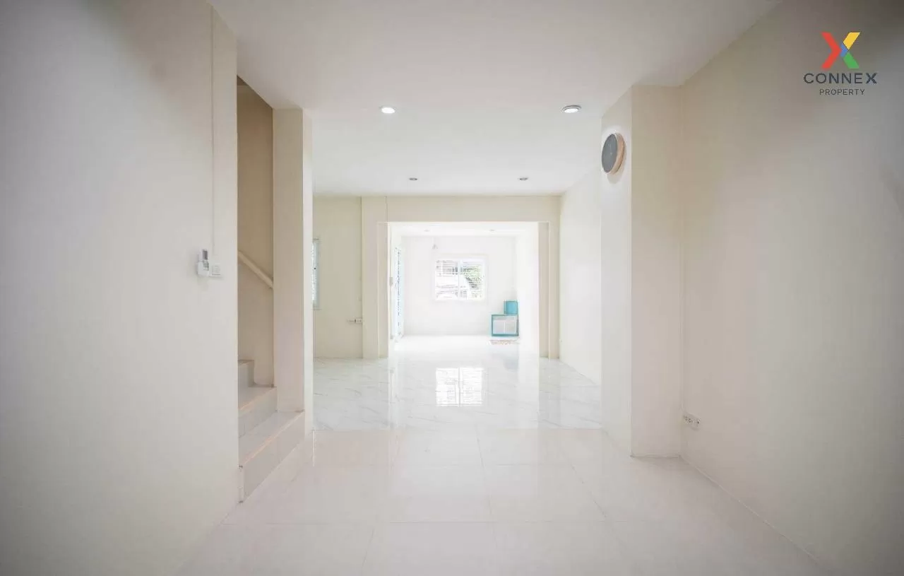 FOR SALE townhome , Baan Pieamsuk Rattanathibet 34 , Bang Krasop  4