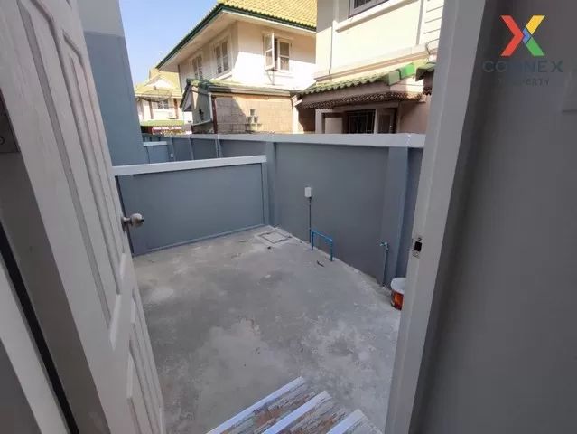 FOR SALE detached house , Kris Kunchorn Ban Kluai-Sai Noi  , wide