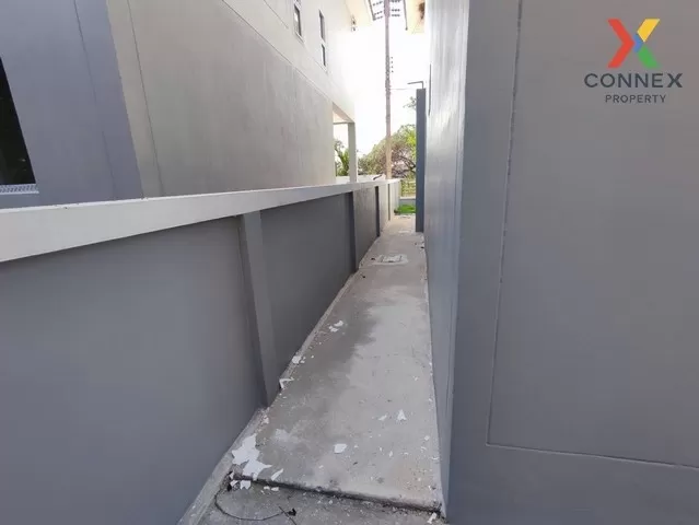 FOR SALE detached house , Kris Kunchorn Ban Kluai-Sai Noi  , wide