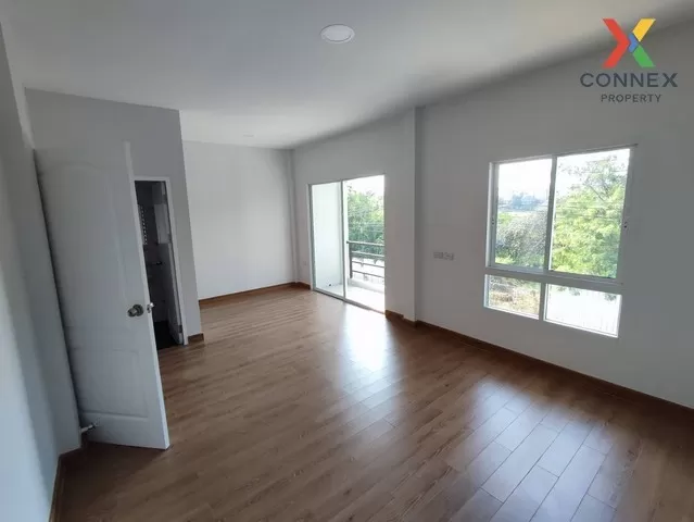 FOR SALE detached house , Kris Kunchorn Ban Kluai-Sai Noi  , wide