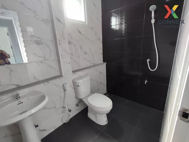 FOR SALE detached house , Kris Kunchorn Ban Kluai-Sai Noi  , wide