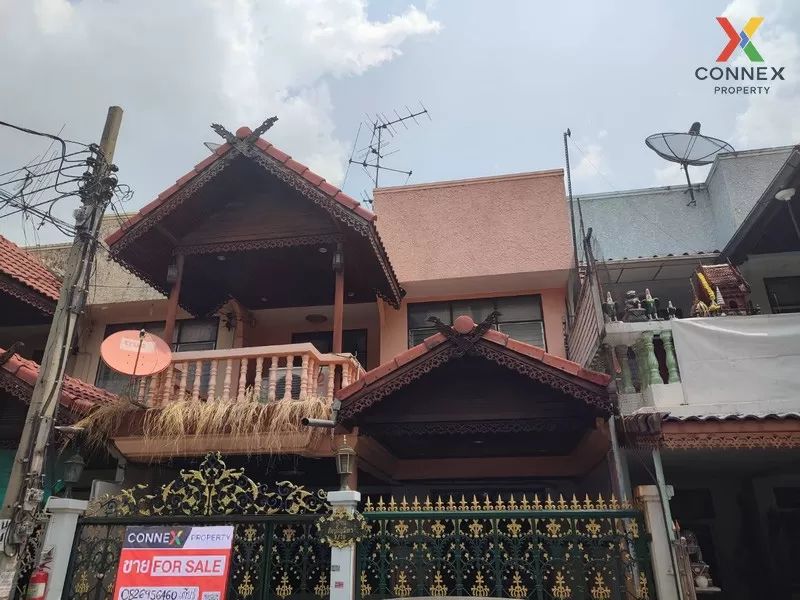 FOR SALE townhome , Baan Yu Charoen-Bunma , wide frontage , Si Ka 1