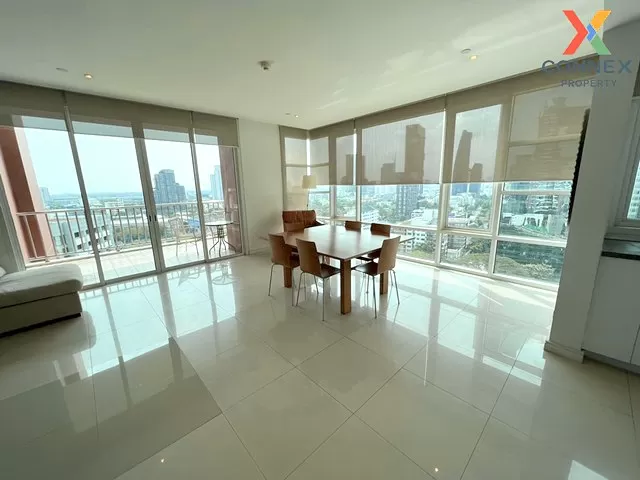 FOR RENT condo , Fullerton Sukhumvit , high floor , BTS-Ekkamai , 2