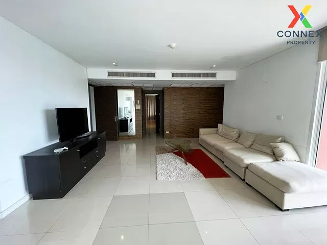 FOR RENT condo , Fullerton Sukhumvit , high floor , BTS-Ekkamai , 3