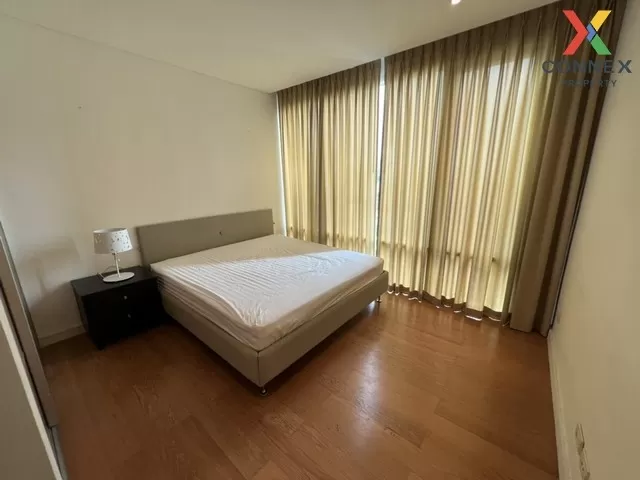 FOR RENT condo , Fullerton Sukhumvit , high floor , BTS-Ekkamai ,